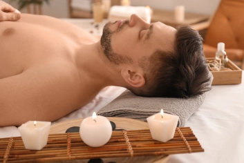 Aromatherapy massage. Massage with essential oil. Anti stress massage.